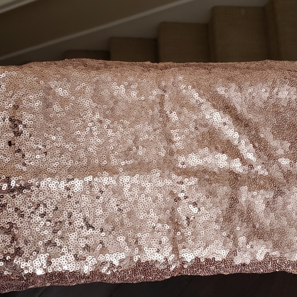 Table runner - Picture 2 of 2